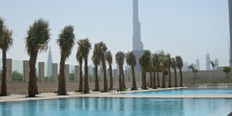 Burj-Daman-Pool-Burj-Khalfa-600x450
